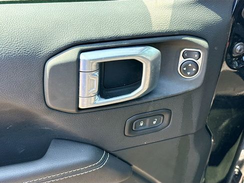 Used 2021 Jeep Wrangler Unlimited Sahara w/ Cold Weather Group AWD/4WD image 19