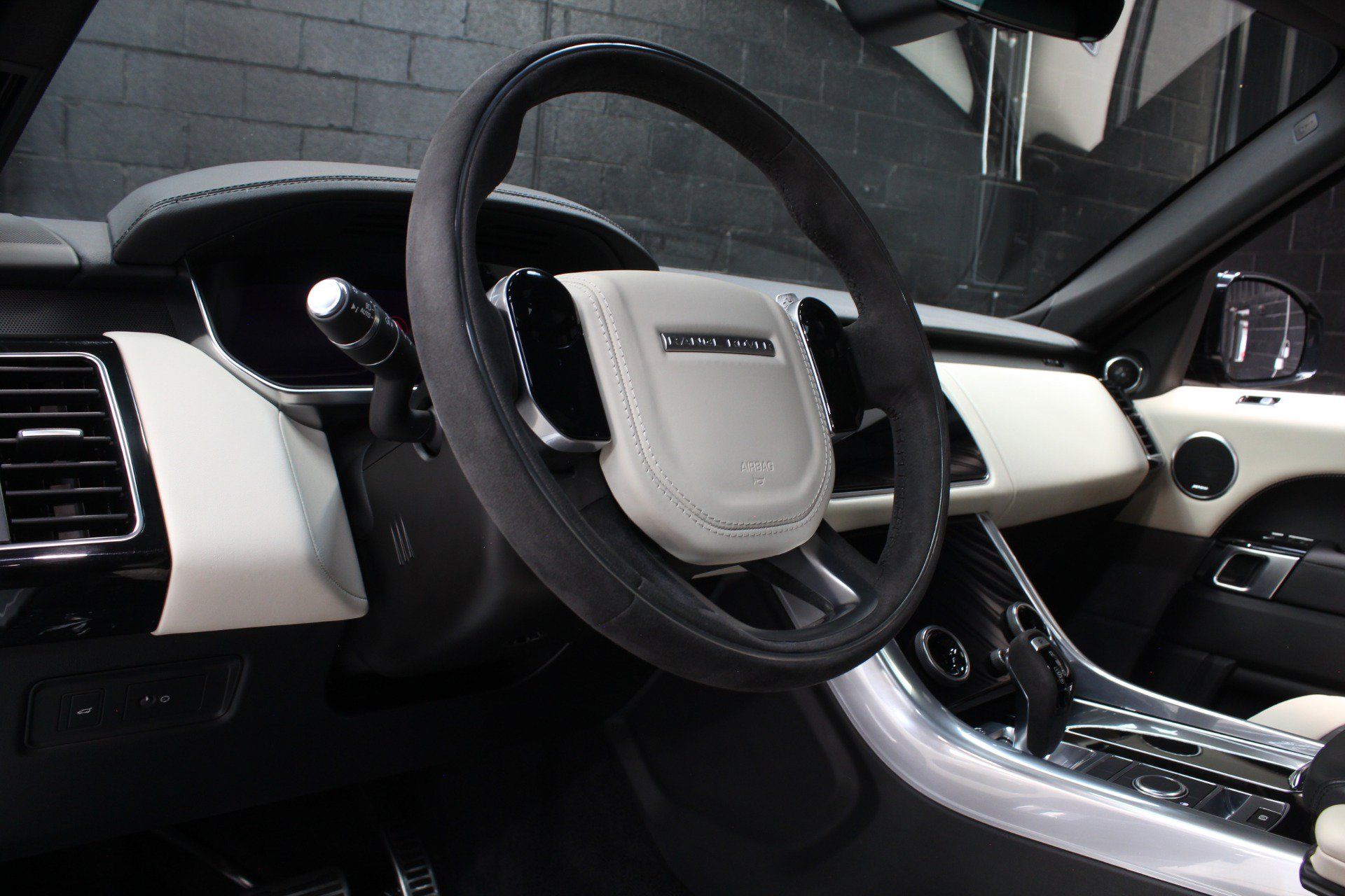 Used 2022 Land Rover Range Rover Sport HST AWD/4WD image 30