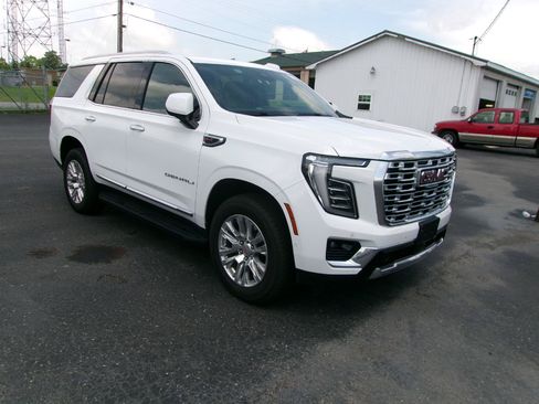 Certified 2025 GMC Yukon Denali AWD/4WD image 24