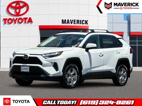 Used 2022 Toyota RAV4 XLE w/ Convenience Package FWD image 1