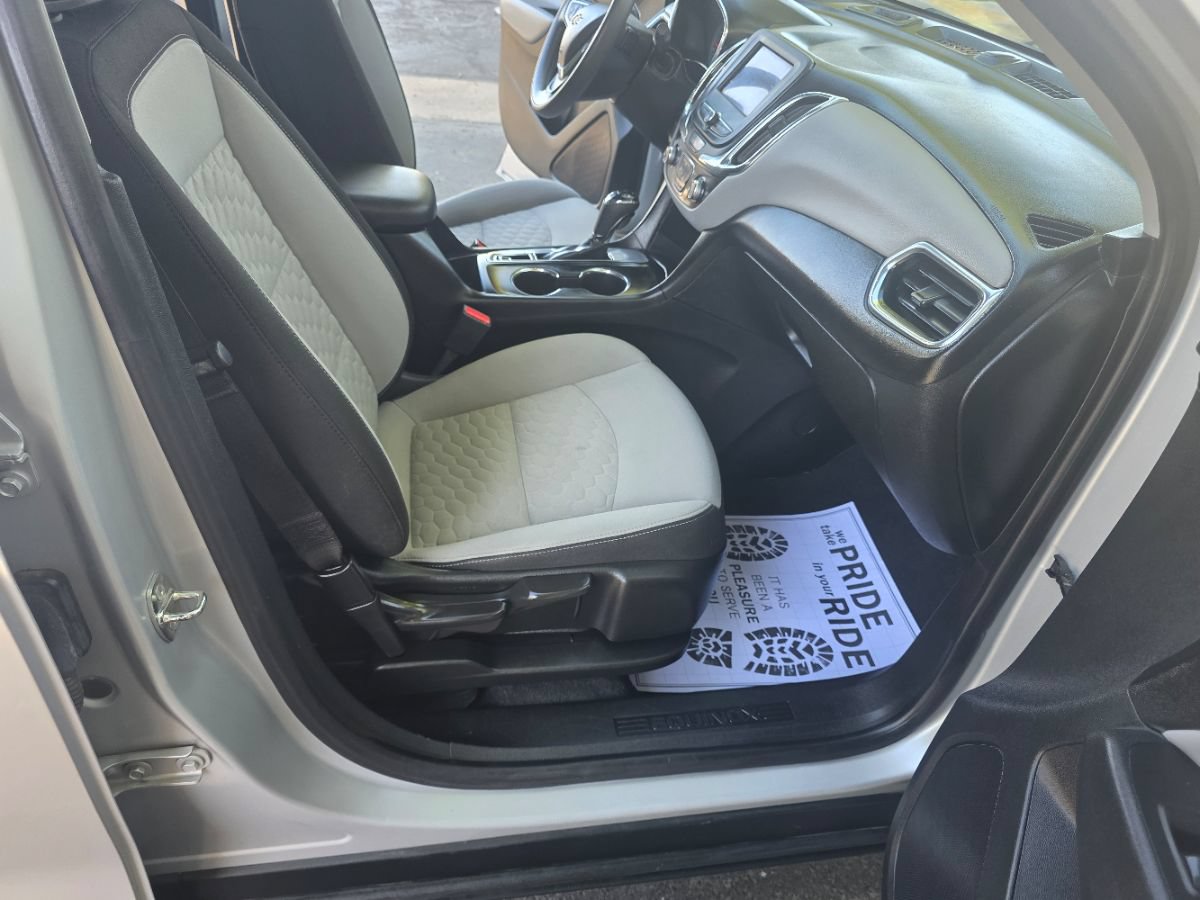 Used 2020 Chevrolet Equinox LS FWD image 20