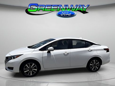 Used 2024 Nissan Versa SV FWD image 1