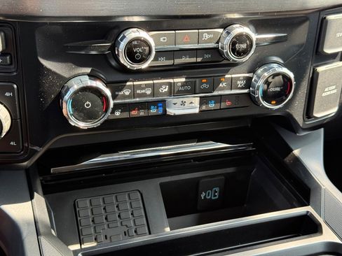 New 2026 Ford F350 Lariat w/ Black Appearance Package image 18