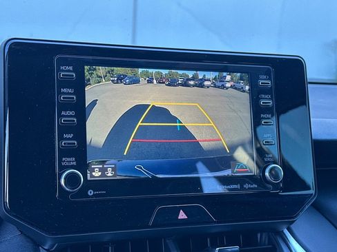 Used 2022 Toyota Venza LE image 44