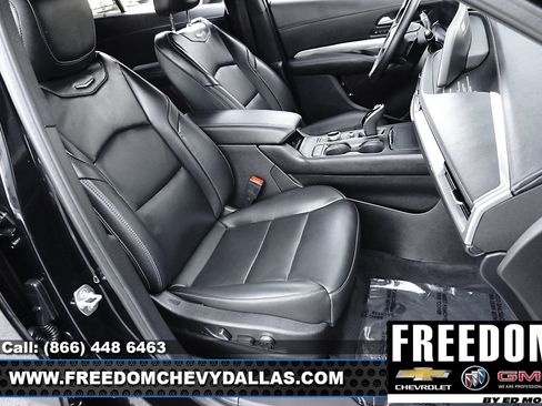 Used 2025 Cadillac XT4 Premium Luxury image 11