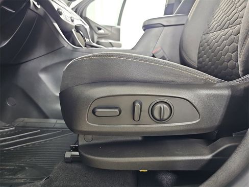 Certified 2021 Chevrolet Equinox LT image 34