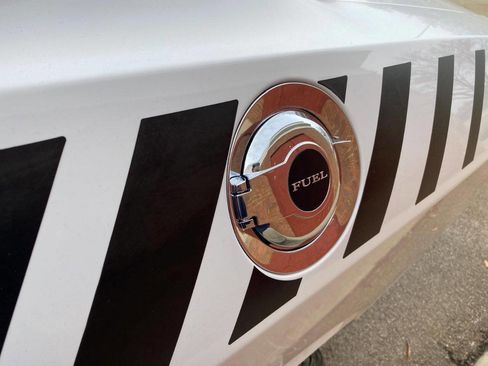 Used 2012 Dodge Challenger SXT image 15