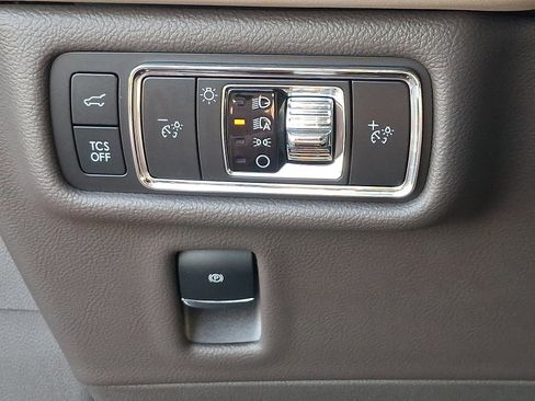 Used 2021 Lincoln Nautilus Reserve AWD/4WD image 25