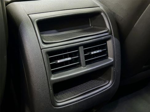 Used 2017 Cadillac XT5 Luxury image 25