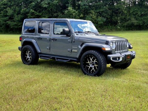 Used 2023 Jeep Wrangler Unlimited Sahara AWD/4WD image 14