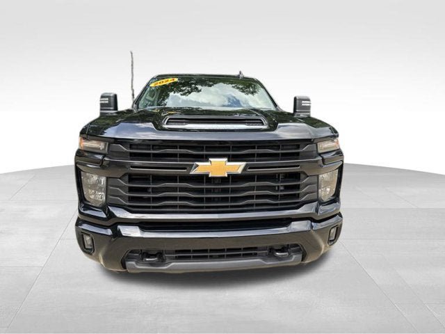 Used 2024 Chevrolet Silverado 2500 LT w/ Convenience Package AWD/4WD image 2
