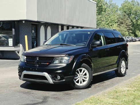 Used 2015 Dodge Journey Crossroad w/ MOPAR All-Weather Group AWD/4WD image 2