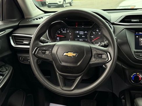 Used 2021 Chevrolet TrailBlazer LT w/ Driver Confidence Package image 6