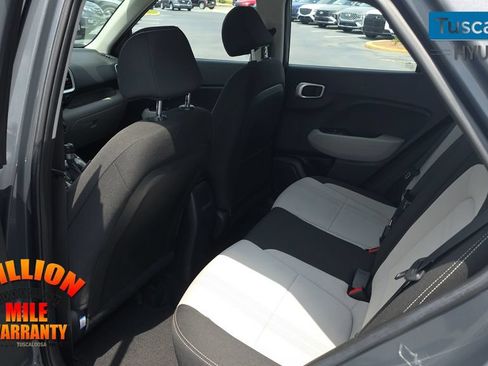 Used 2023 Hyundai Venue SEL FWD image 25
