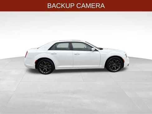 Used 2017 Chrysler 300 S w/ 300S Premium Group image 8