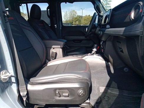 Used 2024 Jeep Wrangler Unlimited Rubicon image 35