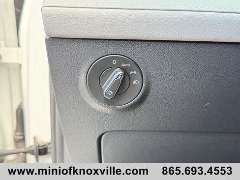 Used 2024 Volkswagen Taos SE FWD image 28