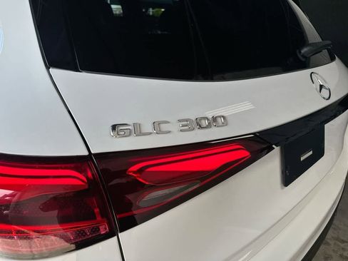 Used 2025 Mercedes-Benz GLC 300 4MATIC image 10