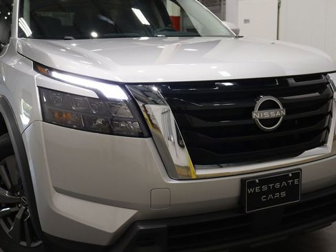 Used 2024 Nissan Pathfinder SV image 47