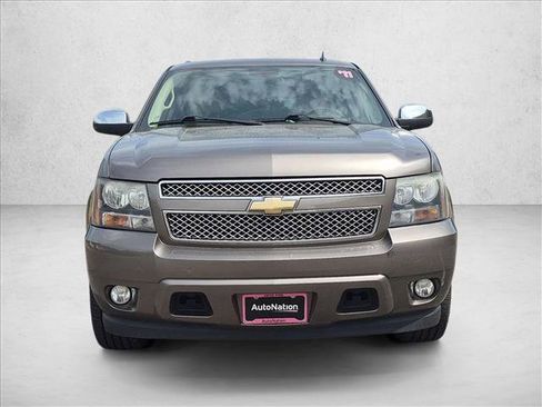 Used 2011 Chevrolet Suburban LTZ RWD image 2