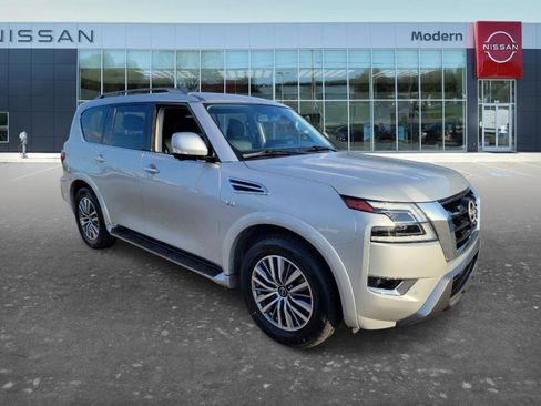 Used 2021 Nissan Armada SL w/ Captain's Chairs Package image 4