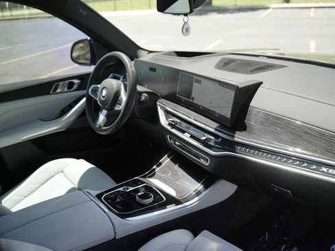 Used 2025 BMW X5 xDrive40i w/ Executive Package AWD/4WD image 14