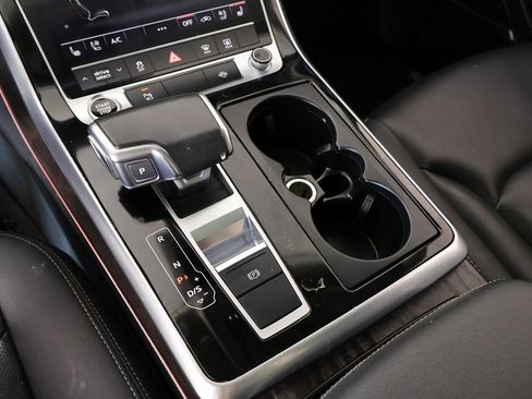 Used 2022 Audi Q8 Premium Plus w/ Premium Plus Package image 9