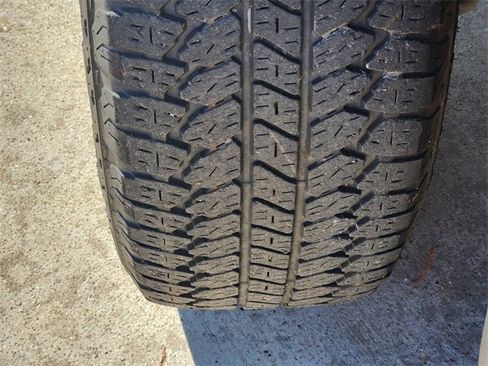 Used 2023 GMC Sierra 1500 Elevation w/ X31 Off-Road Package image 2