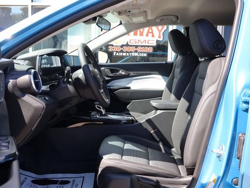 New 2026 Chevrolet Trax LT w/ Midnight Edition FWD image 12