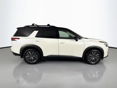 Used 2023 Nissan Pathfinder SL w/ SL Premium Package AWD/4WD image 4