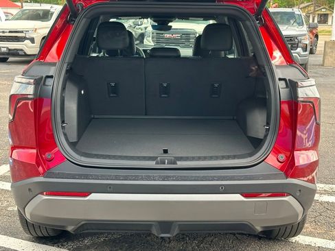New 2026 Chevrolet Equinox LT w/ Convenience Package II FWD image 8