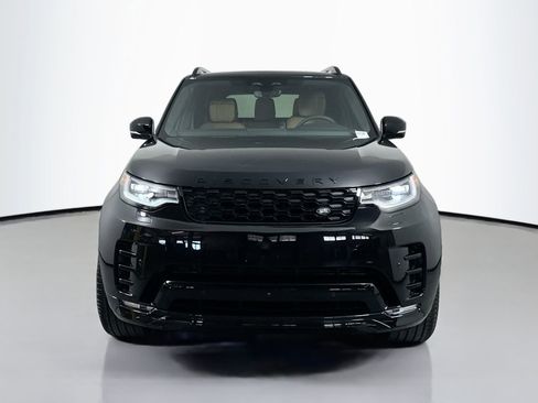 New 2025 Land Rover Discovery Dynamic SE image 2