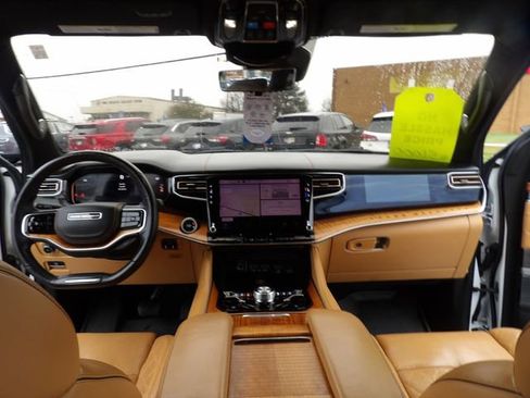 Used 2022 Jeep Grand Wagoneer Series III w/ Rear Seat Video Group 1 image 17