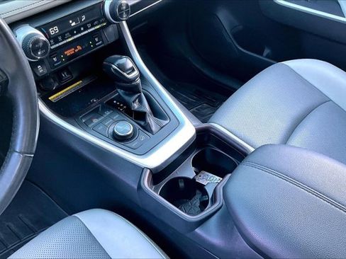 Used 2019 Toyota RAV4 Limited w/ Advanced Technology Package AWD/4WD image 18