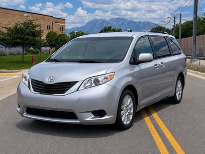 Used 2017 Toyota Sienna LE