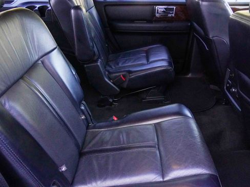 Used 2017 Lincoln Navigator Select image 35