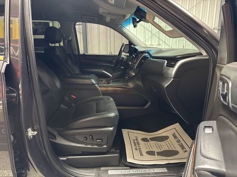 Used 2017 Chevrolet Suburban LT AWD/4WD image 27
