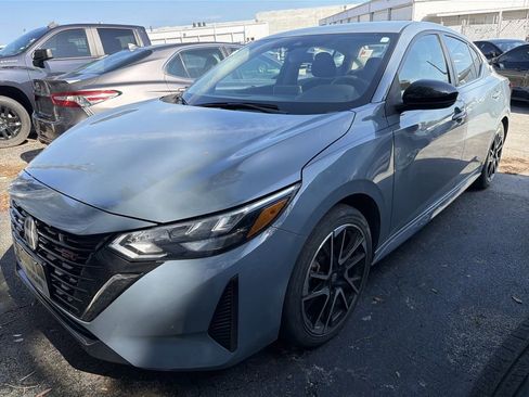 Used 2024 Nissan Sentra SR FWD image 3