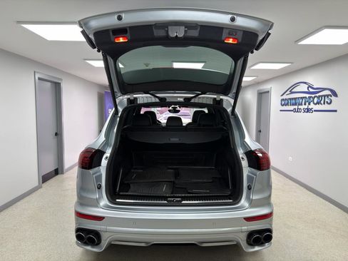 Used 2016 Porsche Cayenne GTS image 38