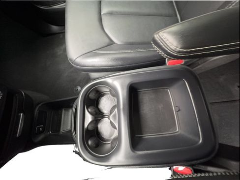 Used 2025 Chrysler Pacifica Select FWD image 43