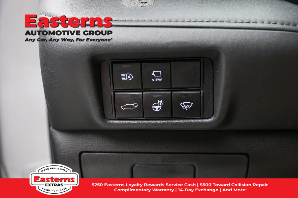 Used 2021 Toyota Highlander Limited AWD/4WD image 24