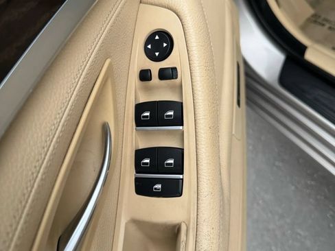 Used 2015 BMW 528i xDrive Sedan AWD/4WD image 10