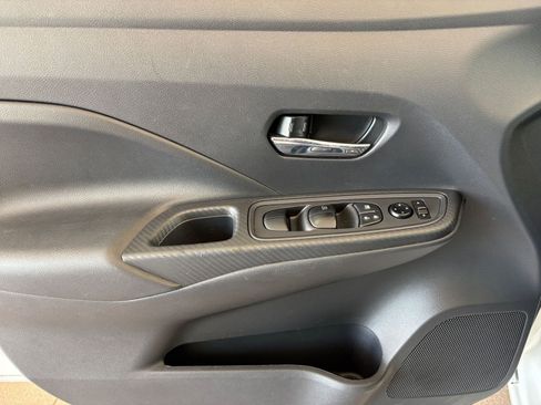 Used 2025 Nissan Versa SV FWD image 18