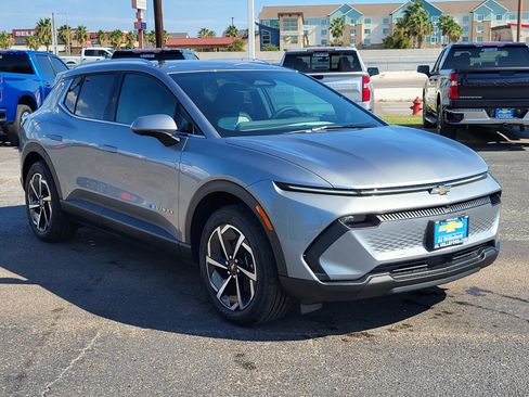 New 2026 Chevrolet Equinox EV LT image 7