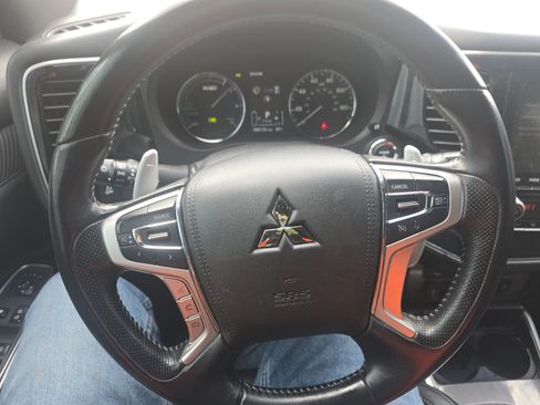 Used 2022 Mitsubishi Outlander LE image 13