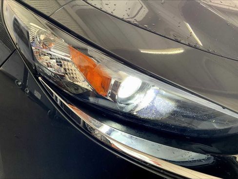 Used 2023 MAZDA MAZDA3 s image 27