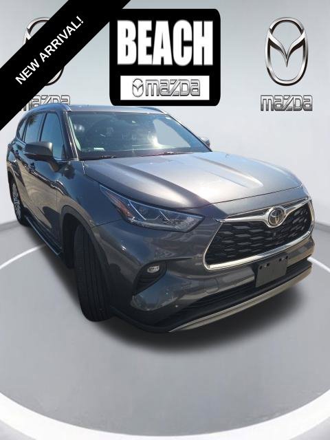 Used 2023 Toyota Highlander Platinum AWD/4WD image 1