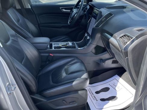 Used 2022 Ford Edge Titanium AWD/4WD image 12