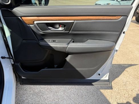 Used 2020 Honda CR-V Touring image 24