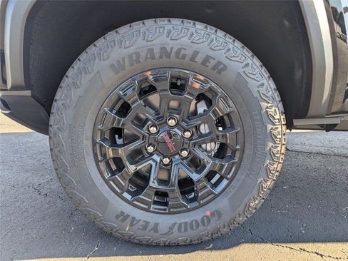 New 2026 GMC Canyon Elevation w/ Convenience Package image 9